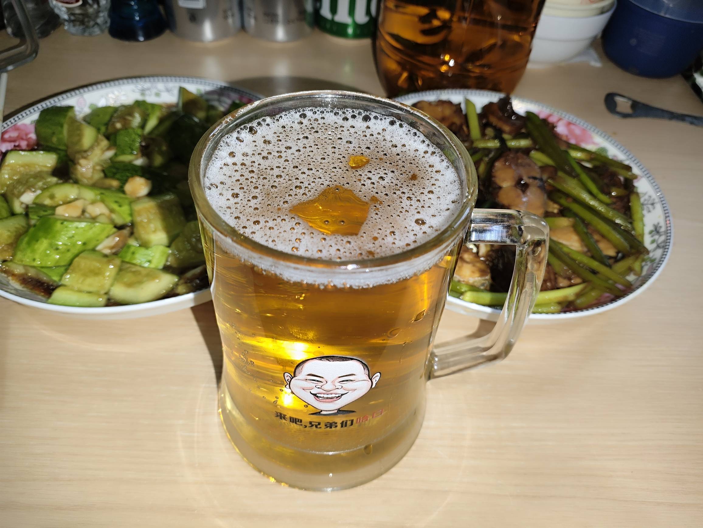 有没有同城老哥来喝点，接上贴，五斤鲜啤要喝完了，一会出去喝。




49 / 作者:会飞的大鲨鱼 / 