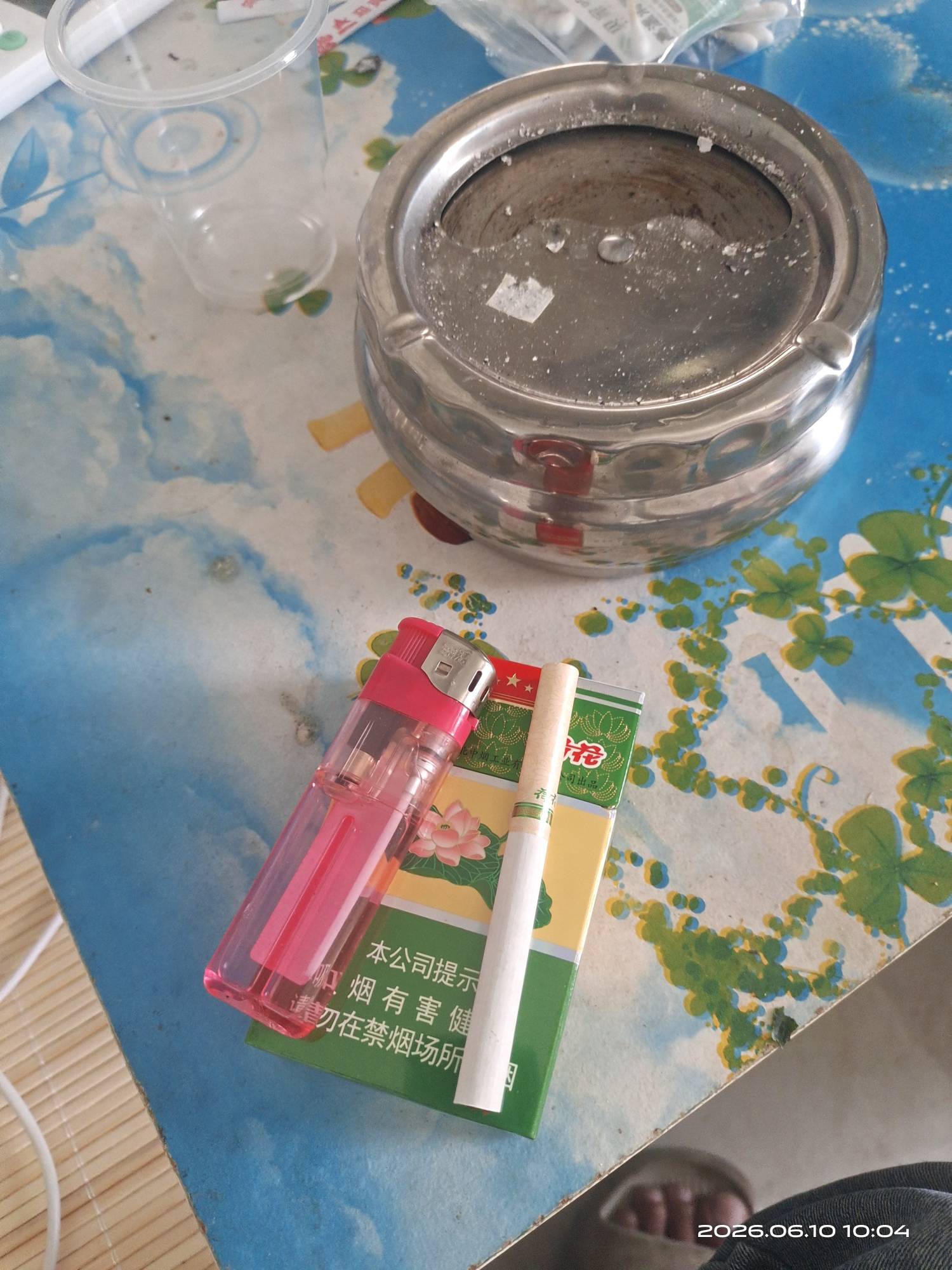 天天挂壁感觉人生没有希望，喝了一瓶白酒空调开16度还热



17 / 作者:挂壁哥 / 