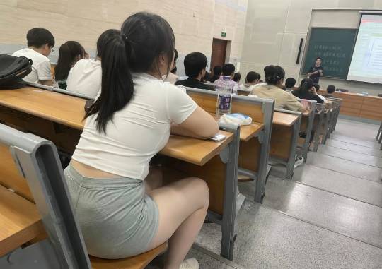我才发现国际庄线下都没有大润发超市，相对发达地区才有吗

67 / 作者:云祁 / 