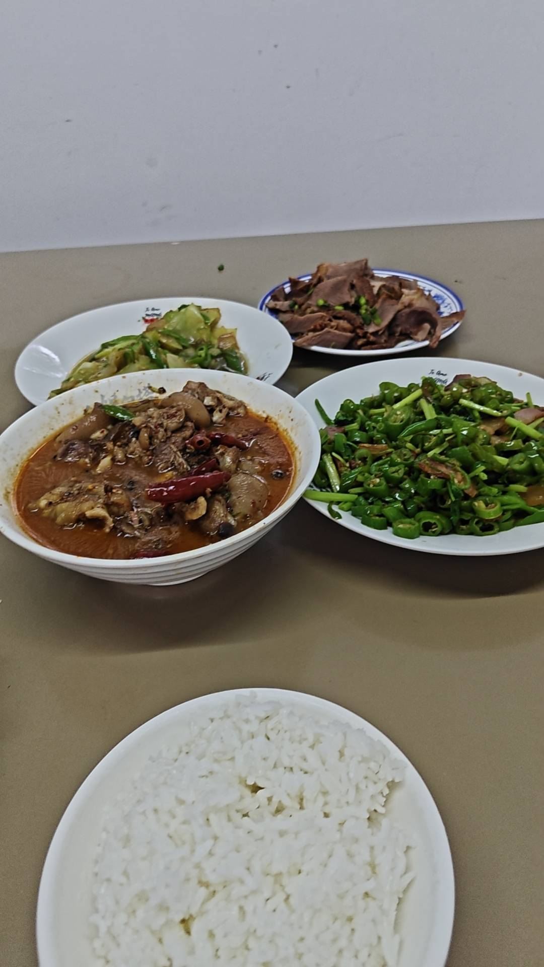 老哥们  现在开始我不点任何网贷  我让我朋友用他公司账户 连着3个月 每个月给我发70073 / 作者:男人永卟言败 / 