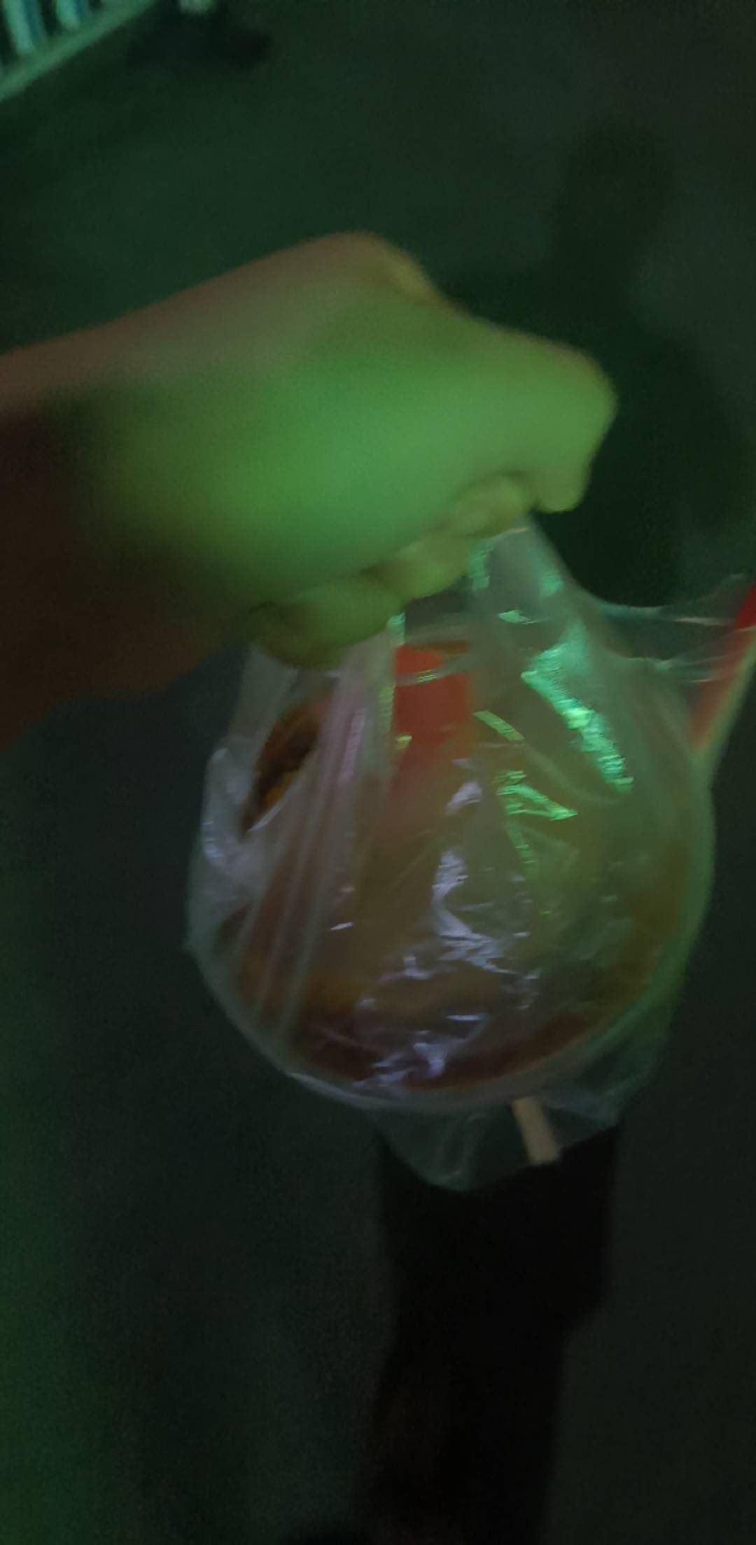 老哥们先吃，加了个鸡蛋补充营养

18 / 作者:喜欢躺下面 / 
