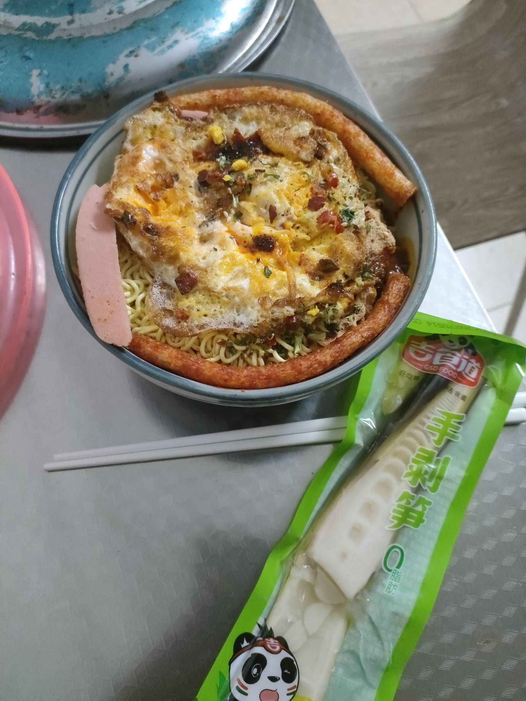 豪华泡面搞一搞

59 / 作者:卡农大元帅 / 