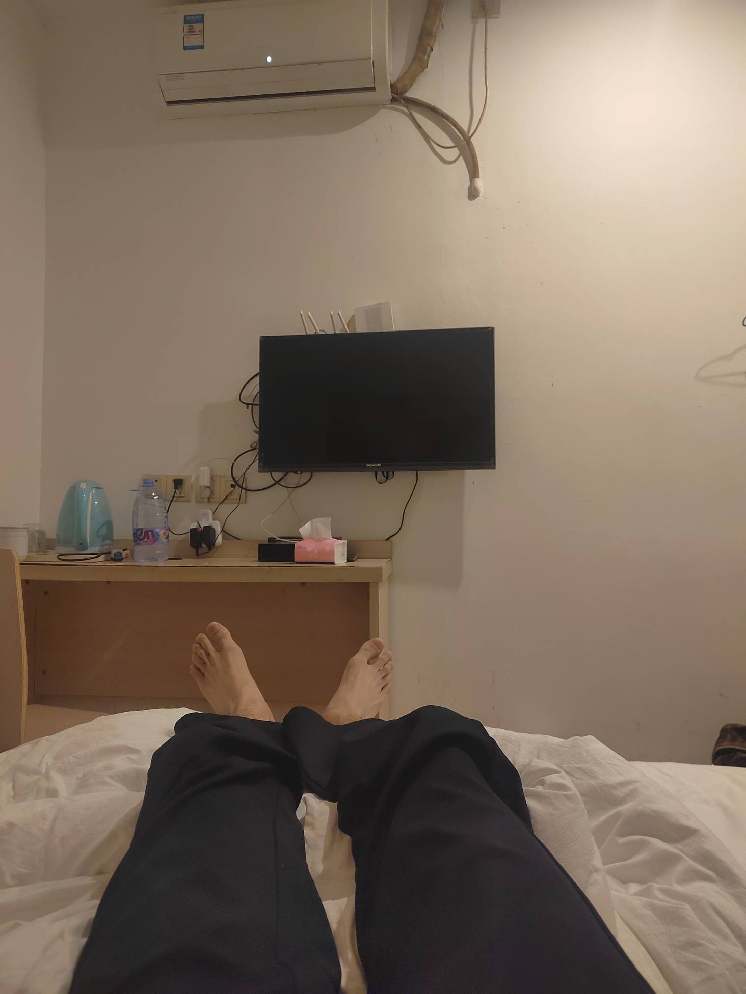 刚才下去买烟看到楼下挂壁日结老哥，早起还要排队喊口号才一起走路去上班，100多块钱78 / 作者:今年要发财 / 
