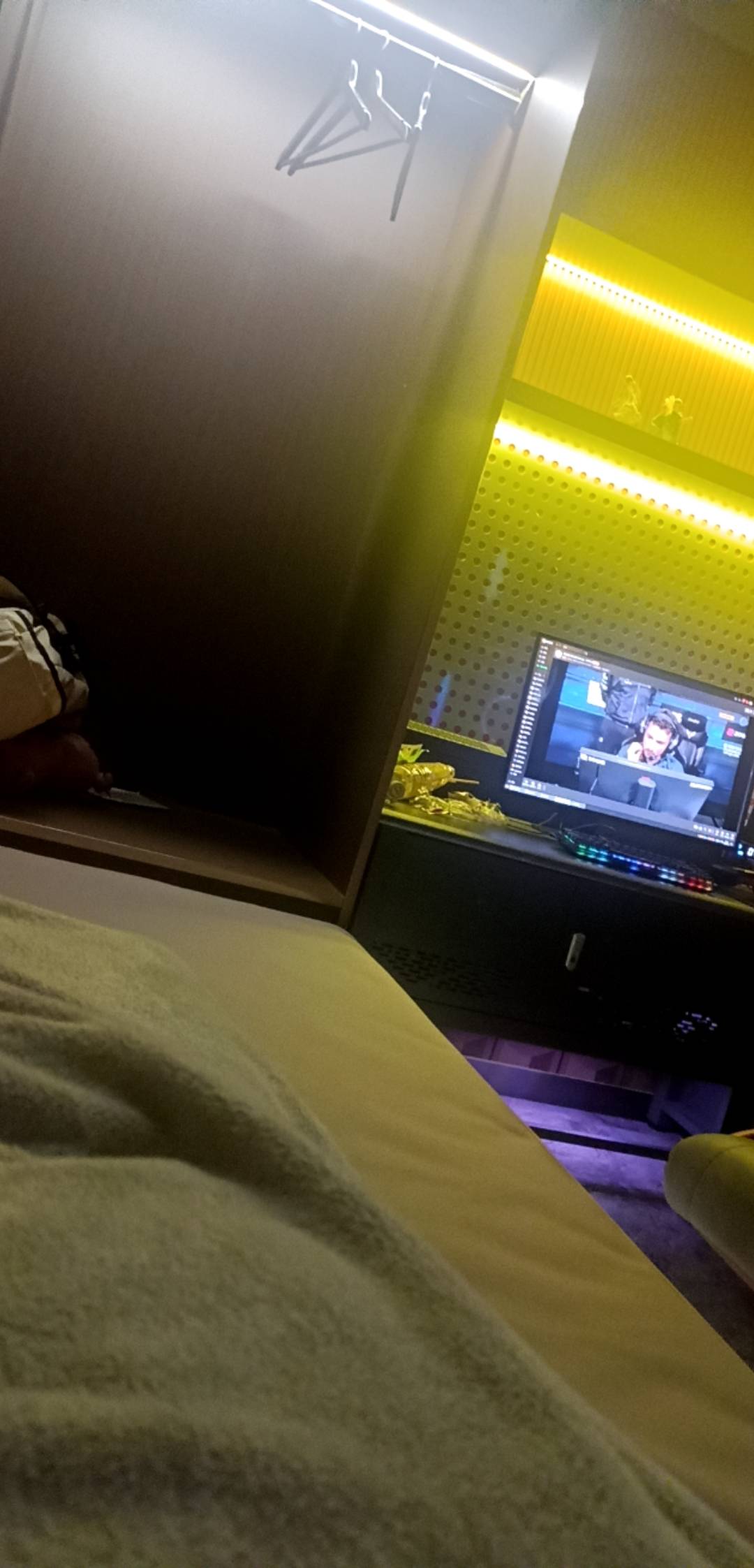 还有6000多网费

62 / 作者:仙鹤☞ / 