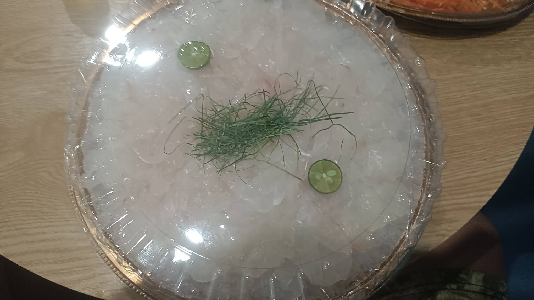 明月几时有？把酒问青天。
不知天上宫阙，今夕是何年。
我欲乘风归去，又恐琼楼玉宇，50 / 作者:初一email / 