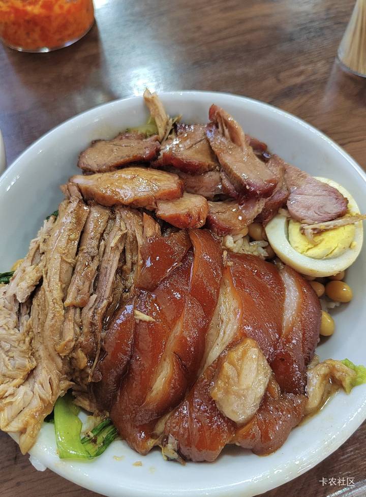 一份猪脚饭吃出男人的浪漫

89 / 作者:朱铁胆 / 
