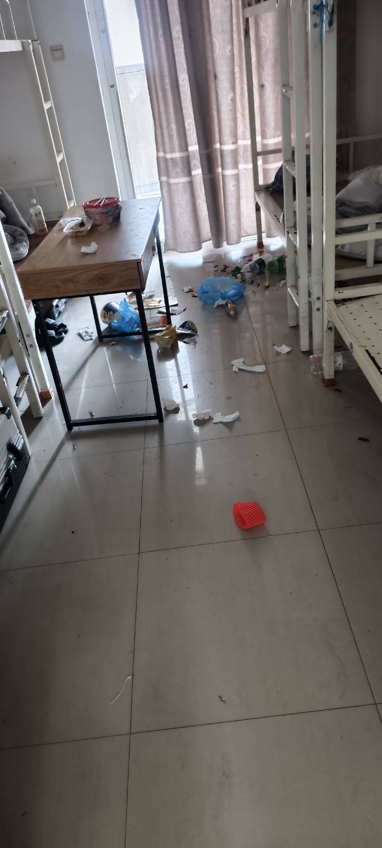 广东工厂到底有没有爱干净的工人，真的很恶心，是怎么能够接受在这样的环境待下去的？67 / 作者:天下为公-马列毛 / 