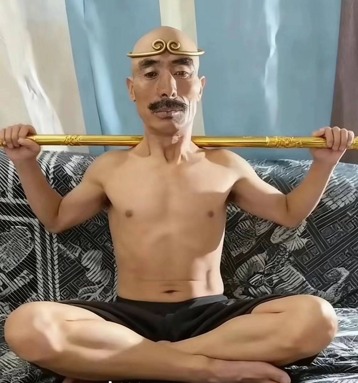 带上金箍不能爱她，太痛了

12 / 作者:ㅤ林余赚钱 / 