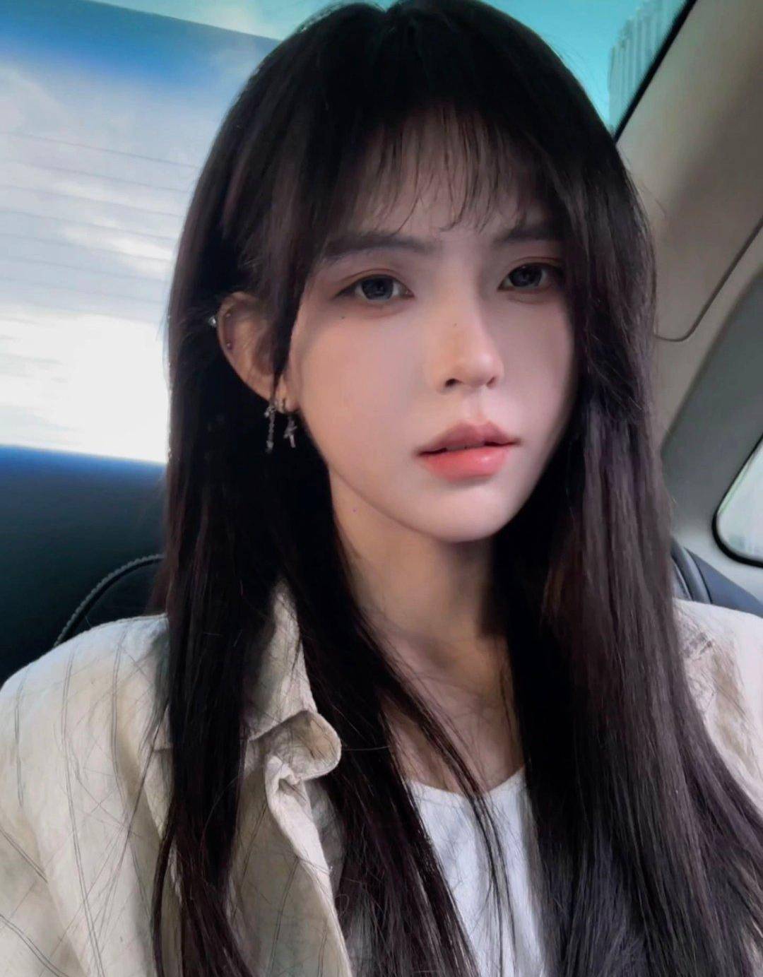 刚刚去学校帮侄子出头，结果被初中生拉到厕所打了一顿，跪下来求他们不要打了，实在是79 / 作者:巴斯特的歌谣 / 