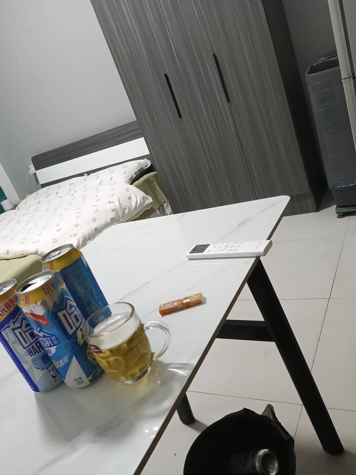 没个下酒菜真瘠薄喝不进去，已经喝了4罐了

38 / 作者:一条小麻蛇啊 / 