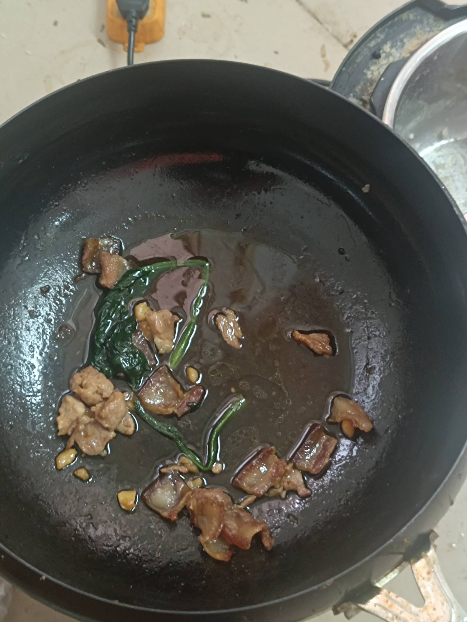 现在猪肉不通过还有那么多   以前的猪肉要加水煮

14 / 作者:北部湾银行 / 