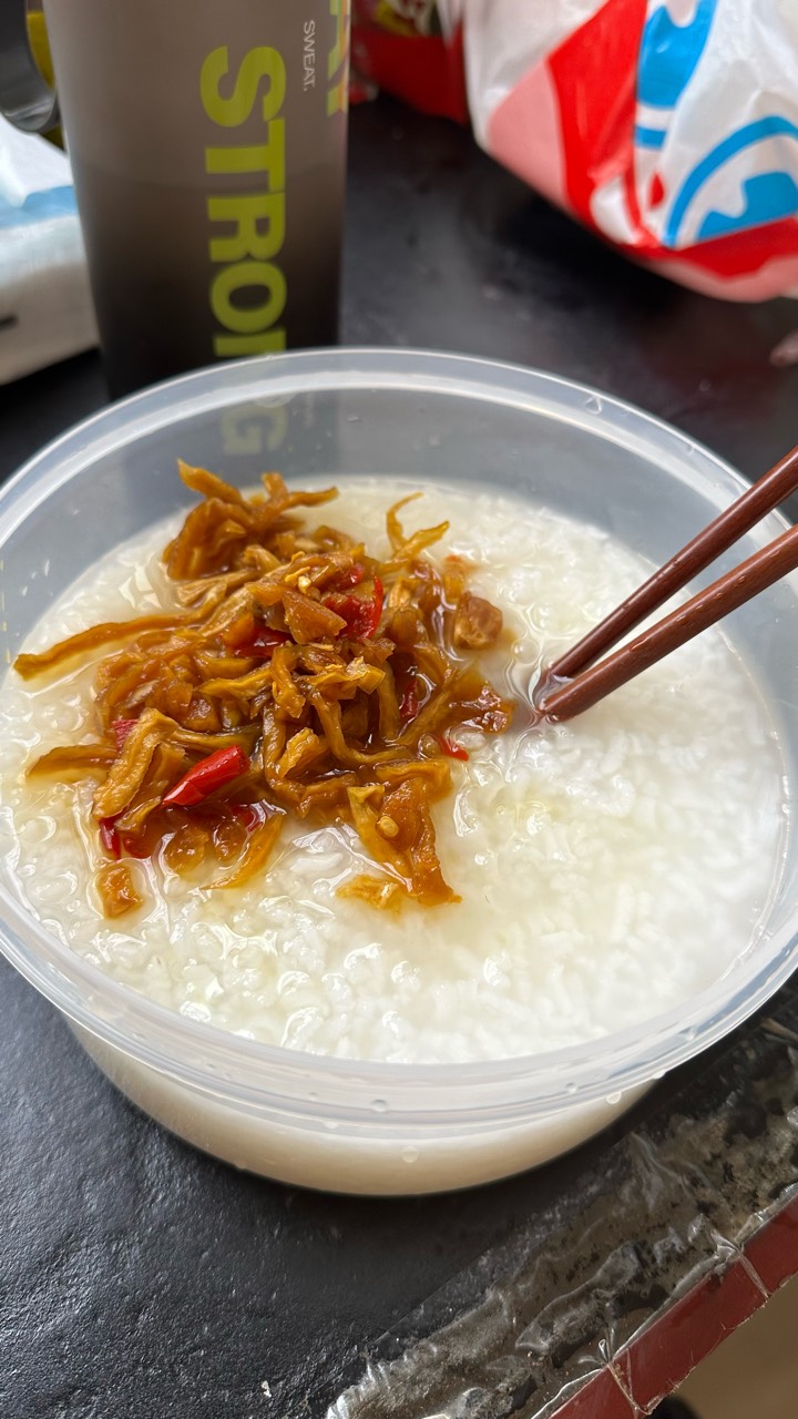 今天端午给自己多加两条木瓜丝不过分吧

1 / 作者:不知明的靓仔 / 