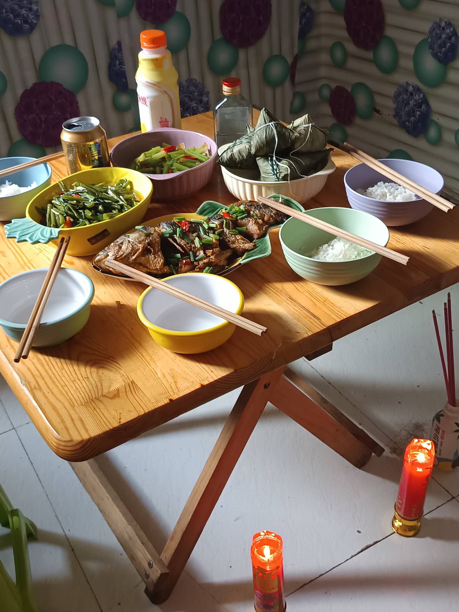 随便搞点吃了，挂壁房。

5 / 作者:浪花的泡沫、 / 