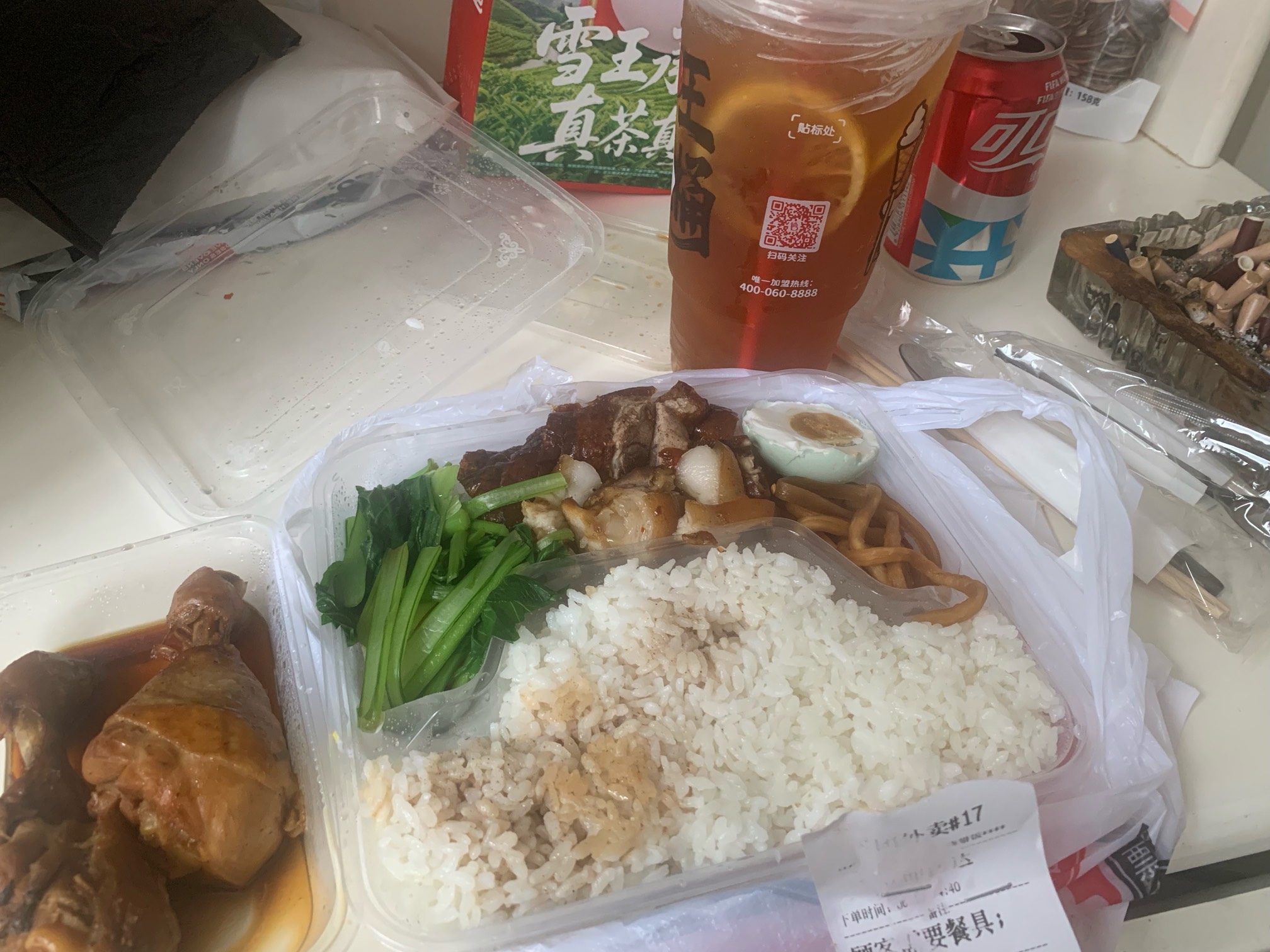 一觉醒来整个烧鸭饭加蜜雪拼好饭也算是过端午节了

86 / 作者:山水有相逢吧 / 