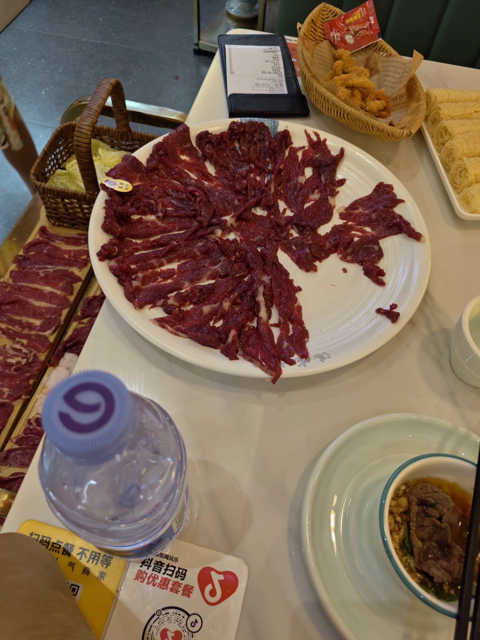 老哥们都在大鱼大肉，没人发毛了

35 / 作者:大家说我吗 / 