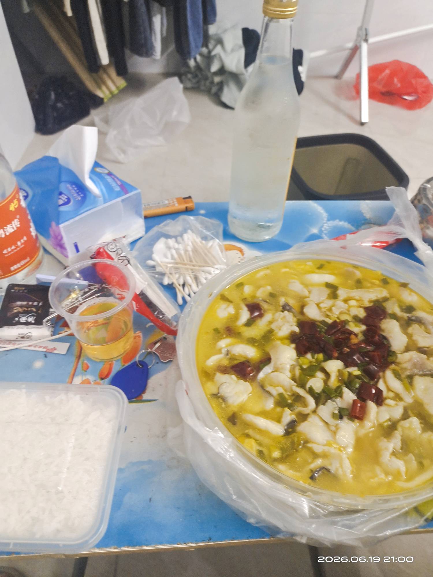 一堆蝼蚁而已

92 / 作者:挂壁哥 / 
