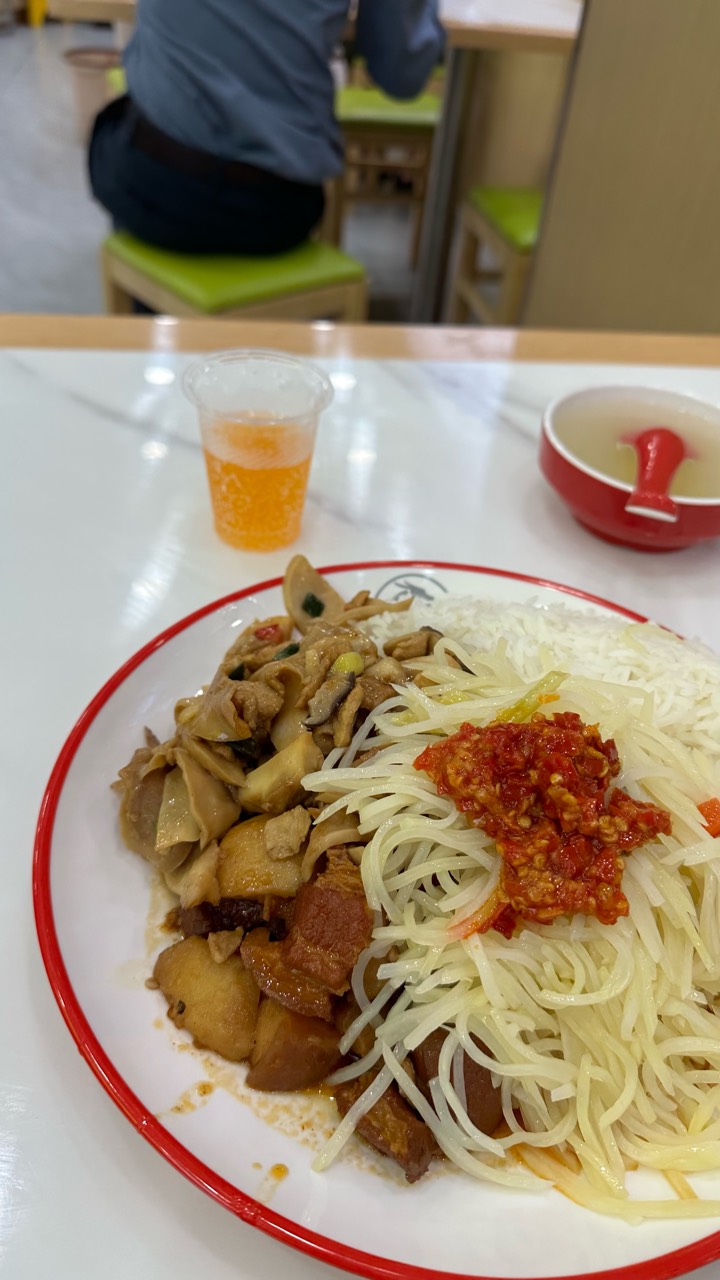 饿得手抖，吃饭了老哥

63 / 作者:不知明的靓仔 / 
