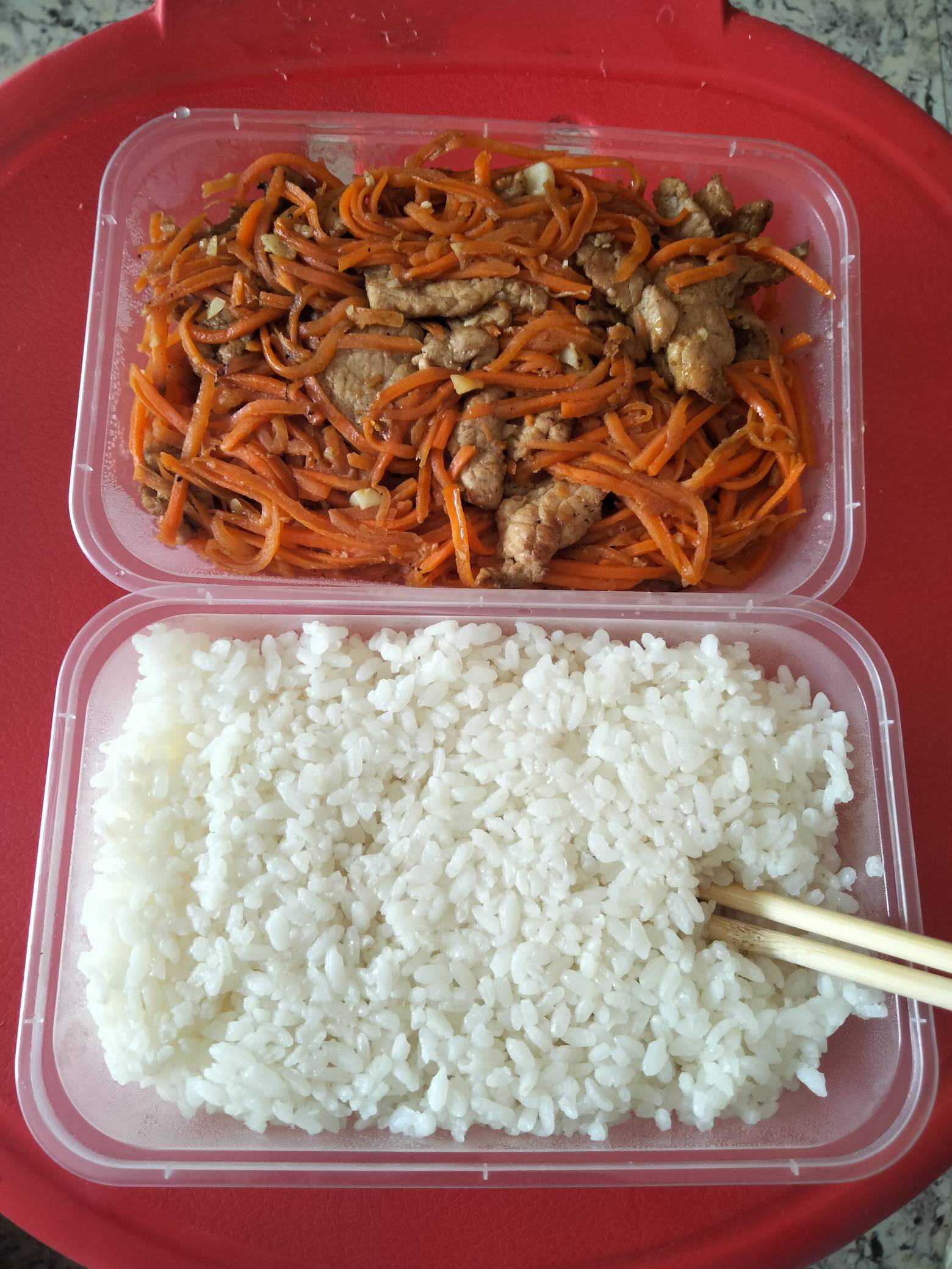 老哥们吃饭了

28 / 作者:机会哈哈 / 