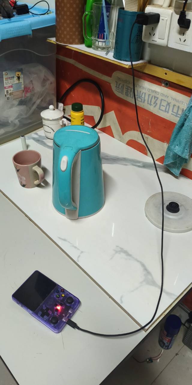今晚值班，空调随便开，把门关上单间无人打扰，有事会给我打电话，但有事概率1％，等7 / 作者:晶莹剔透111 / 