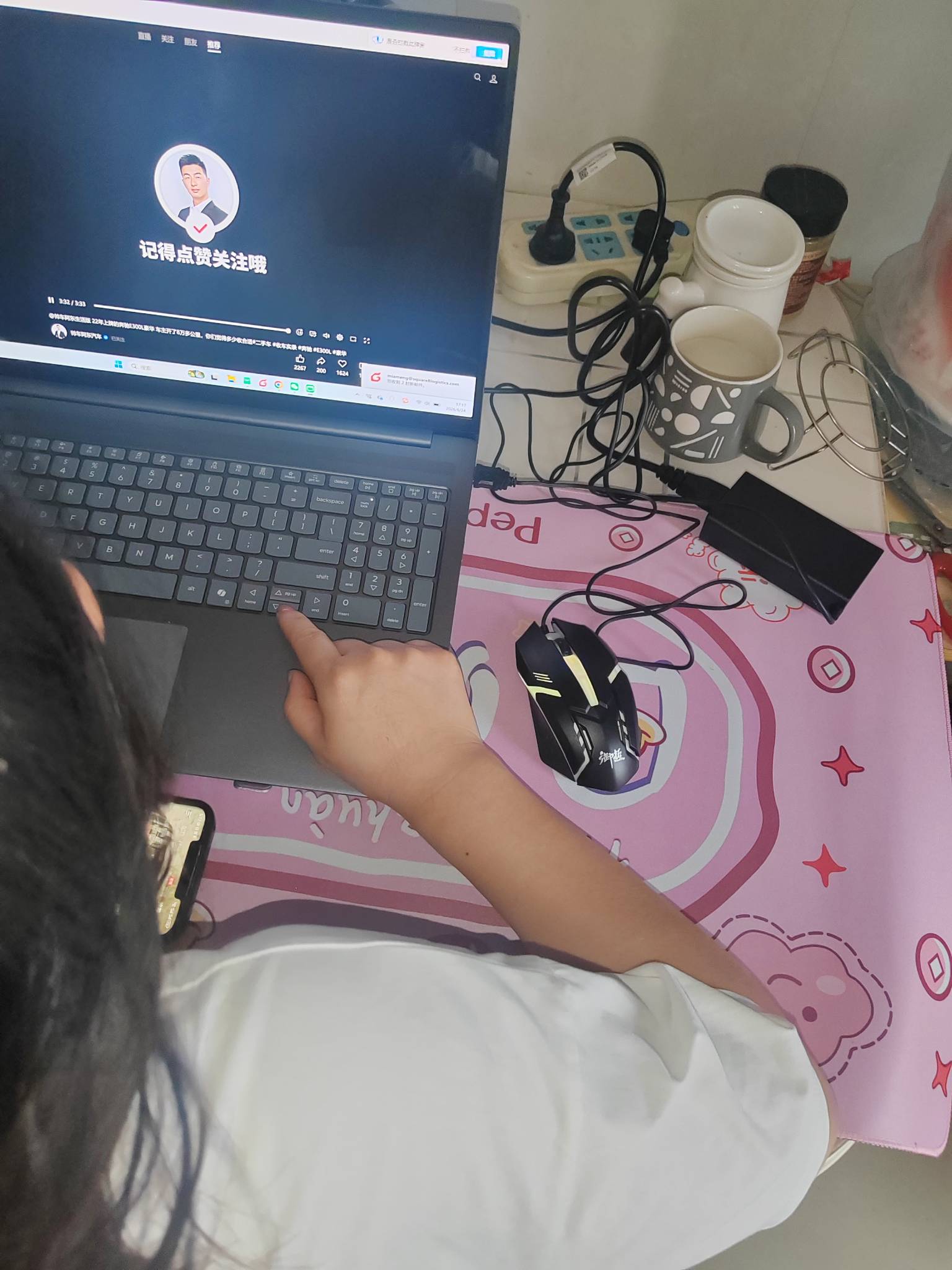 老哥有懂电脑的不  这电脑买来亏不亏 媳妇在家办公用的



1 / 作者:我爱小小孟 / 