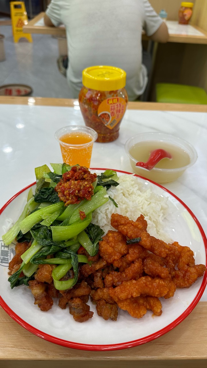 吃饭了老哥

28 / 作者:不知明的靓仔 / 