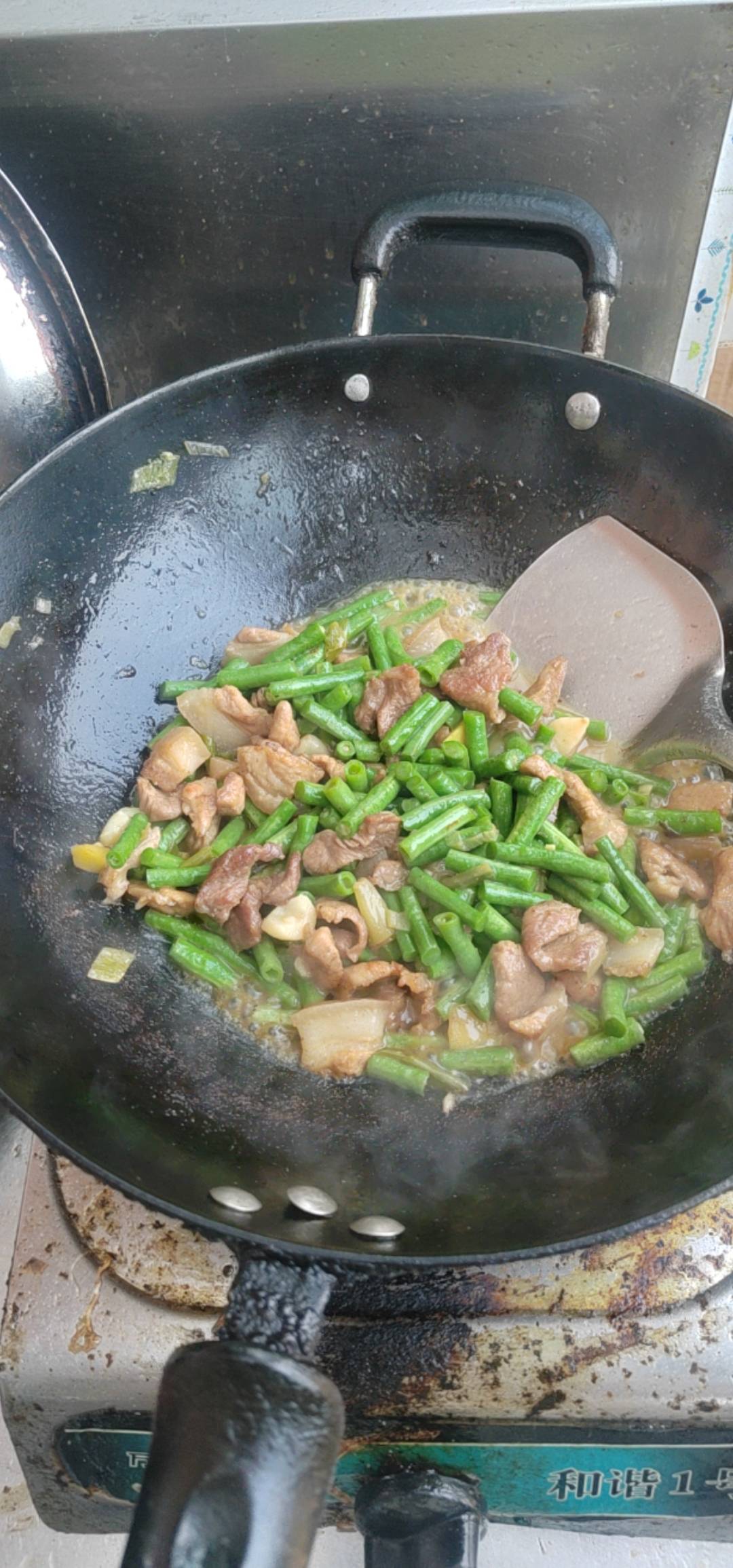 今天开开荤老哥 多少天没吃肉了



99 / 作者:我爱小小孟 / 