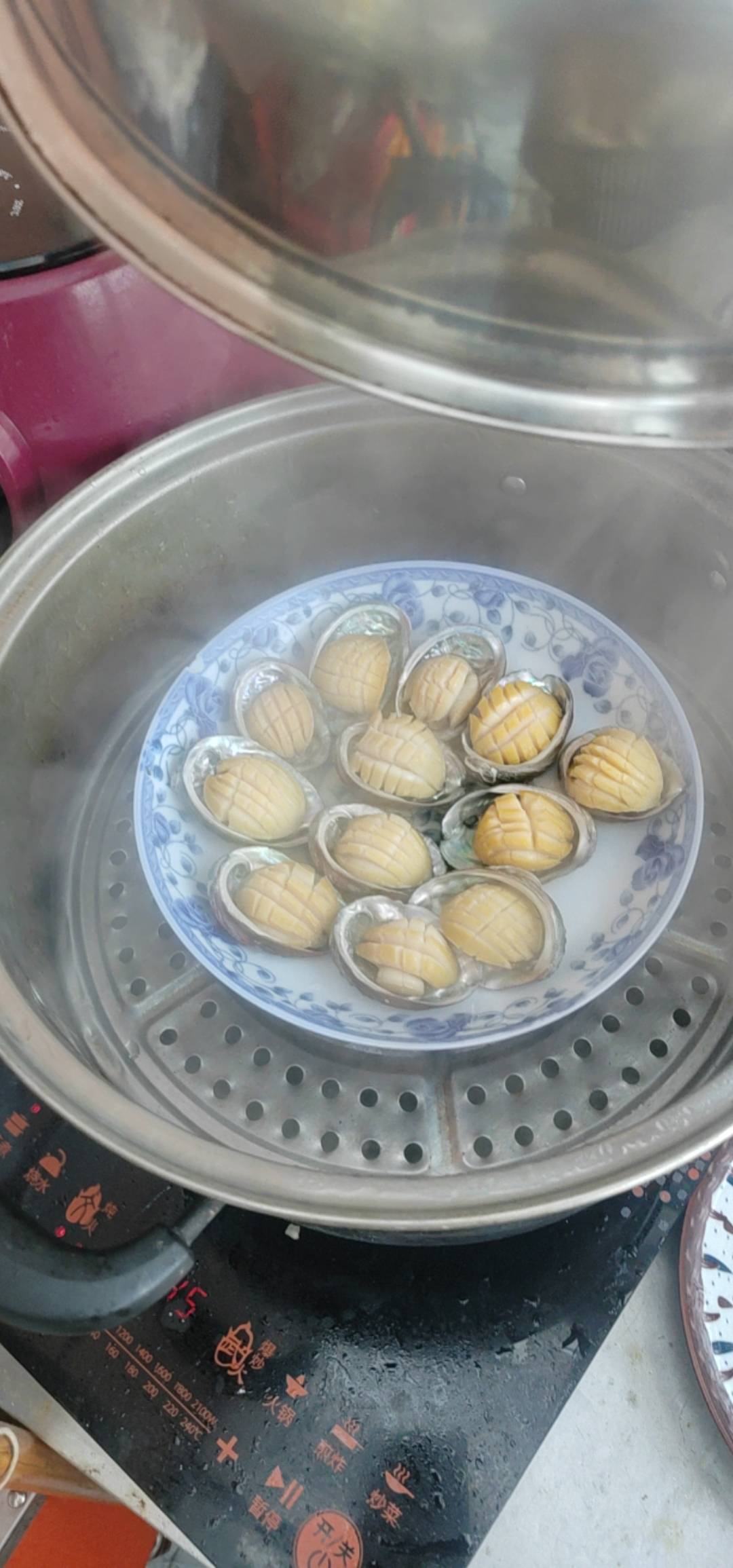 今天开开荤老哥 多少天没吃肉了



67 / 作者:我爱小小孟 / 