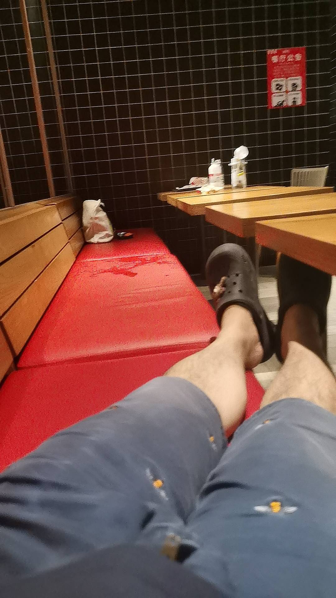 昨今都在肯德基待着 24小时营业 这个西瓜别人没吃完还可以吃吗 老哥们 实在饿了


84 / 作者:可不可以再爱你 / 