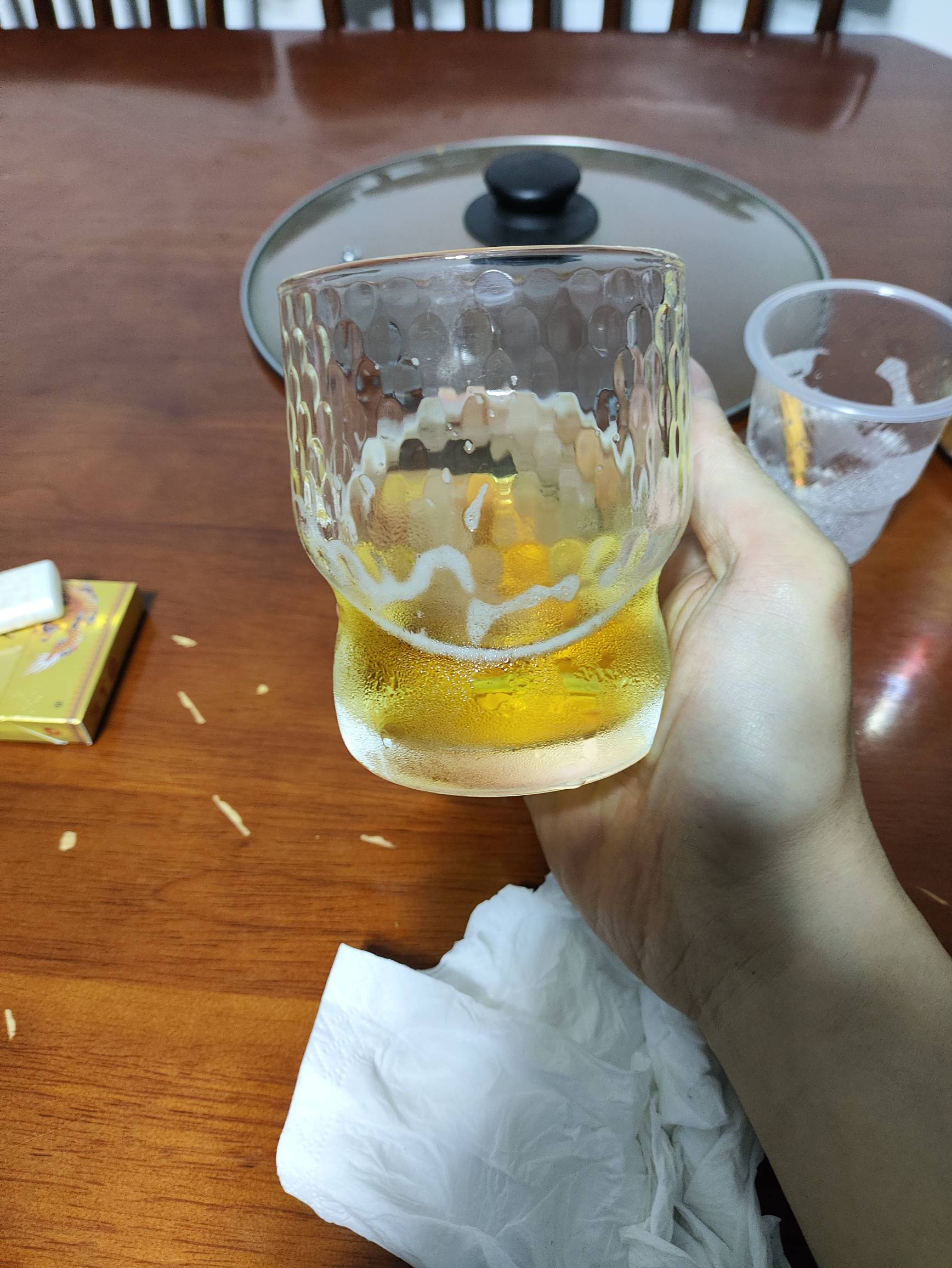 有没有老哥，噶一杯。
77 / 作者:大雷专业户 / 