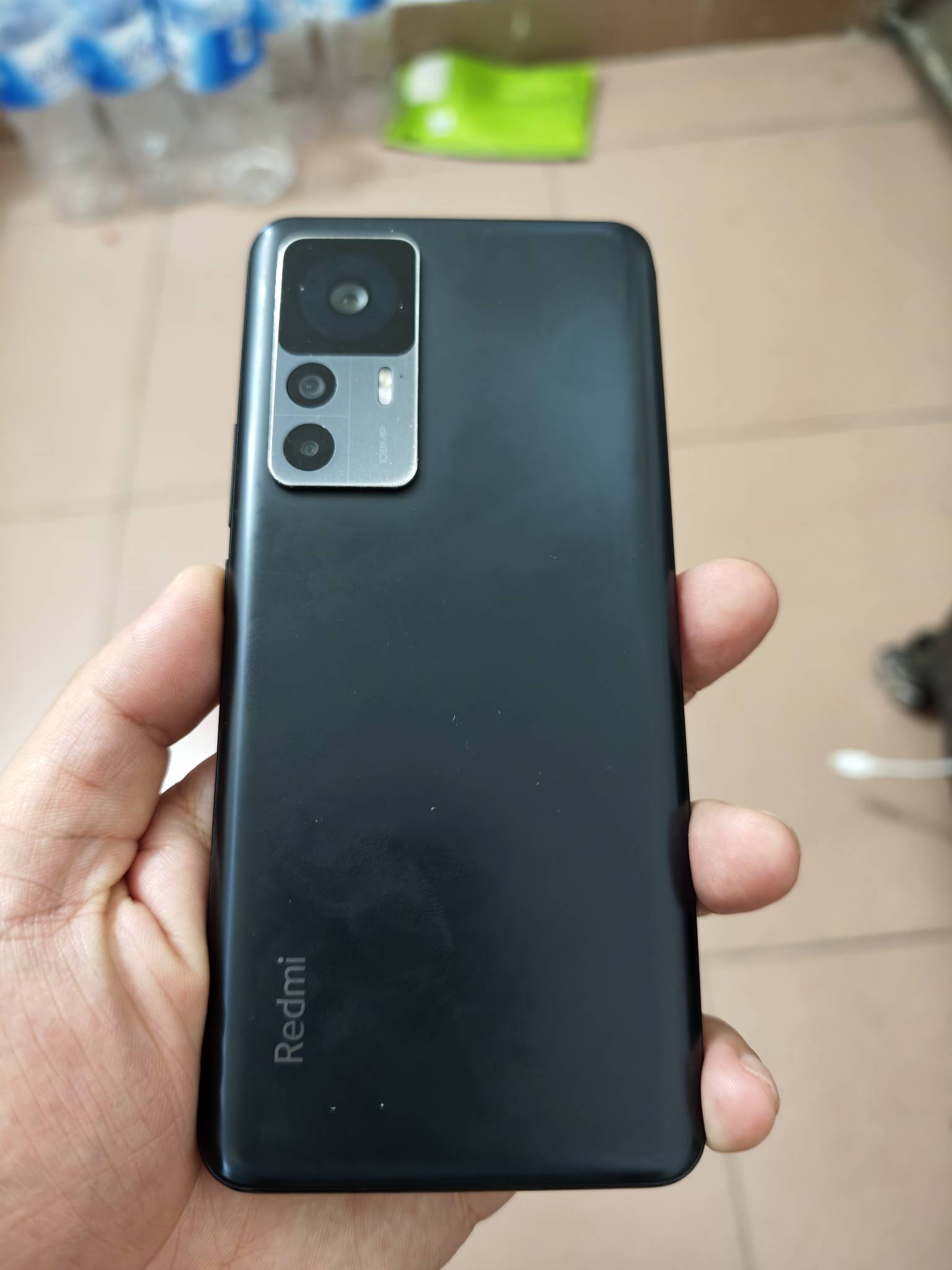老哥们 这手机我350出亏了没 红米k50至尊版12+512  屏幕有爆屏和绿线 




52 / 作者:卡农小登 / 