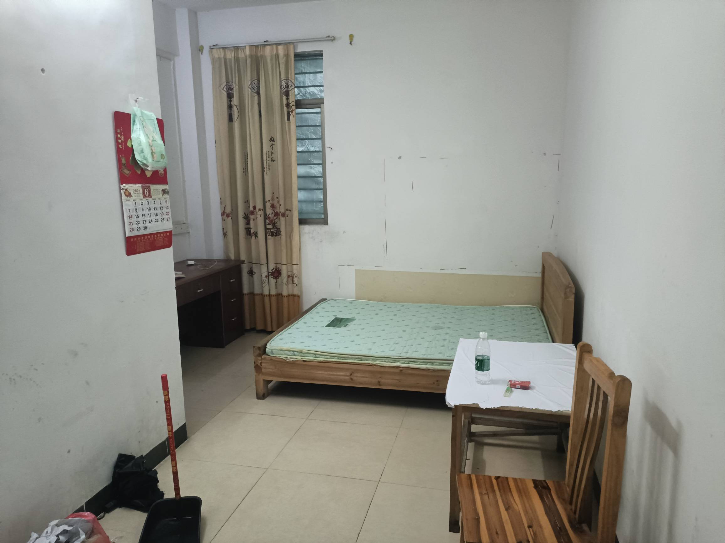 这就是我新入住的挂壁房,260一个月,还行吧?



66 / 作者:哦哇啊 / 