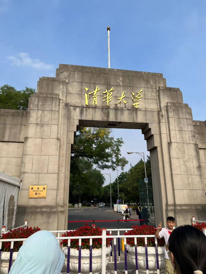 老哥们，办公室里装电表，下一步准备安监控。这证明了什么

95 / 作者:金牌讲师大司马 / 