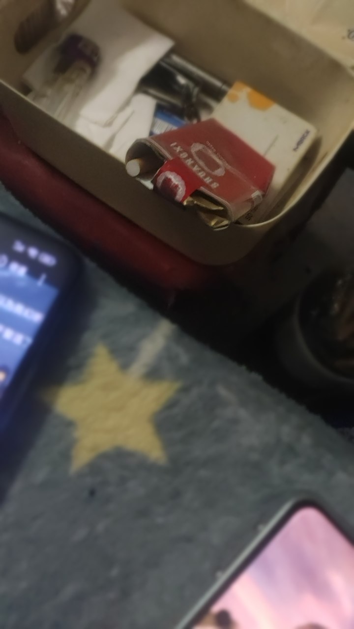 老哥们给点毛吧  没烟抽了

42 / 作者:酒伴残烟 / 