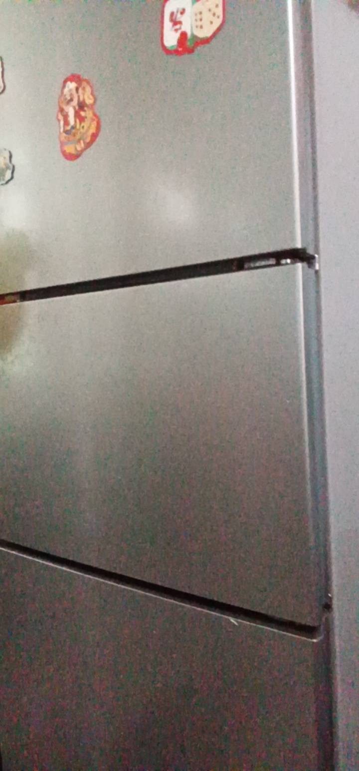 老哥们，有我挂的舒服么，这冰箱买的太合适了，伸手就能拿到喝的，一包紫云今天看看哪57 / 作者:他他他，野汉子 / 