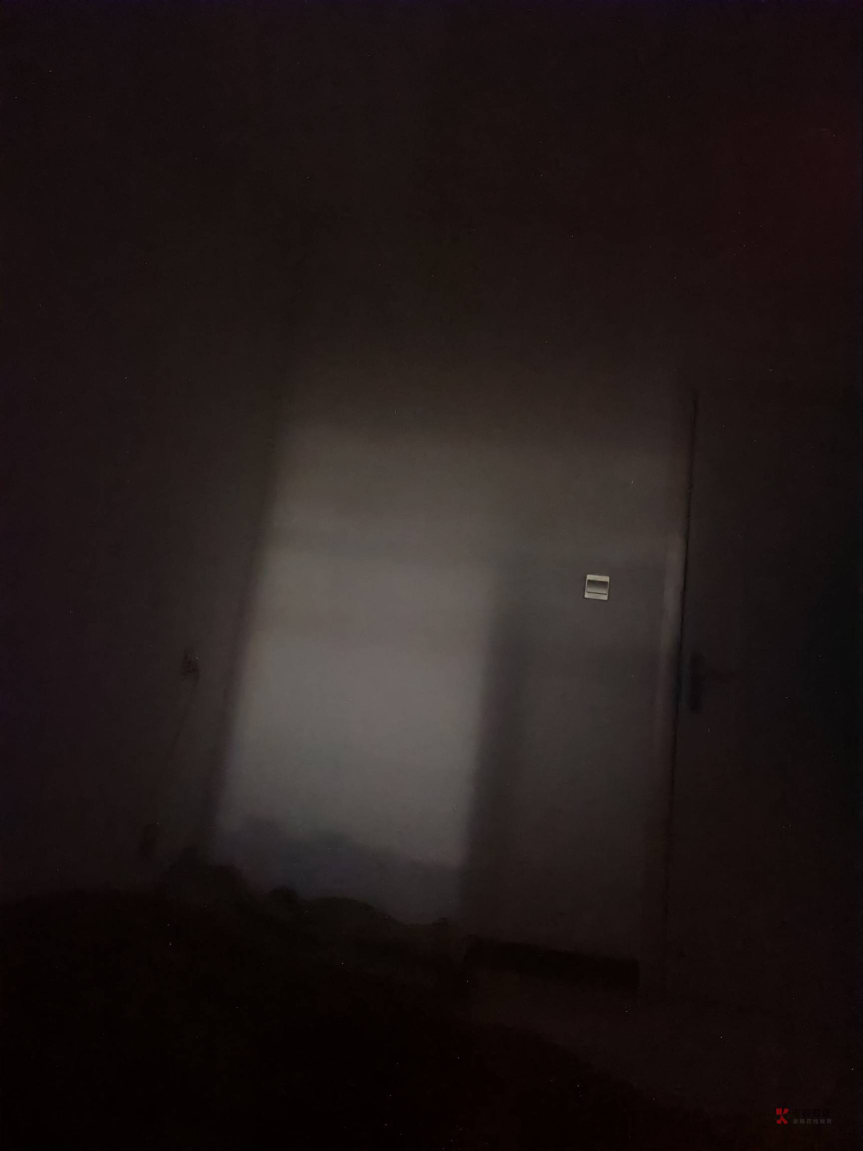 300住瓜皮小单间5年了，隔壁房间都换十几个人


11 / 作者:朱铁胆 / 