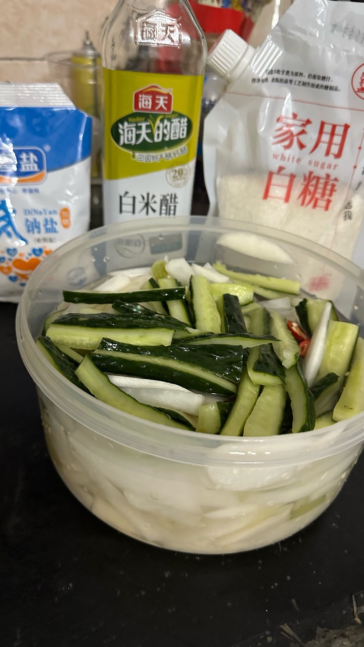 一块钱买了一条萝卜，为了吃上萝卜，又花了10块买调料

75 / 作者:不知明的靓仔 / 