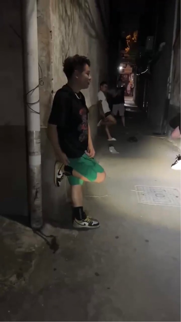 实在不行都出去站站吧，难，这世界笑贫不笑娼

32 / 作者:不知明的靓仔 / 