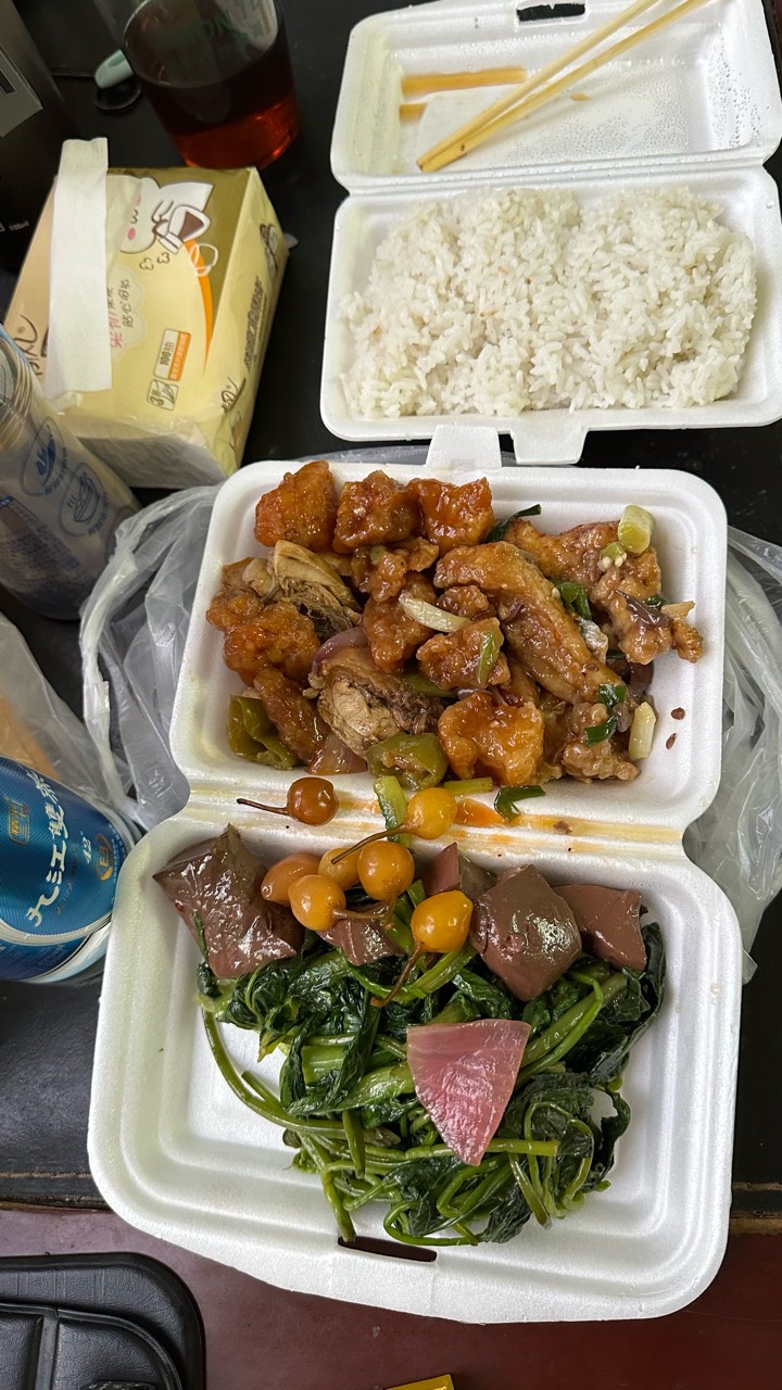 一天到晚啥事不干，就知道吃，真塌抹是个废屋

60 / 作者:不知明的靓仔 / 