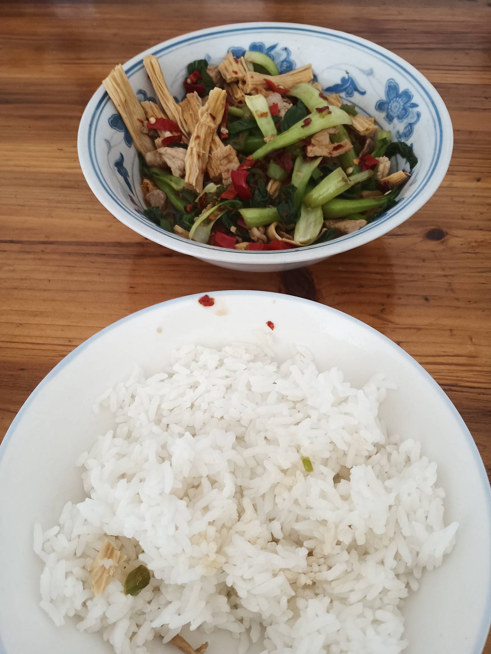 吃上了老哥们邦邦提14，每提10上级再反3=一天的生活来源


31 / 作者:为之奈何 / 