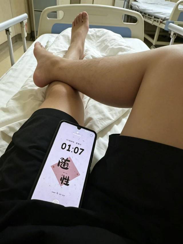 刚才等我骑电瓶车等红绿灯的时候，有一个人开着车子的绿灯没走，我按了几下喇叭，就被69 / 作者:卡农首席财务官 / 