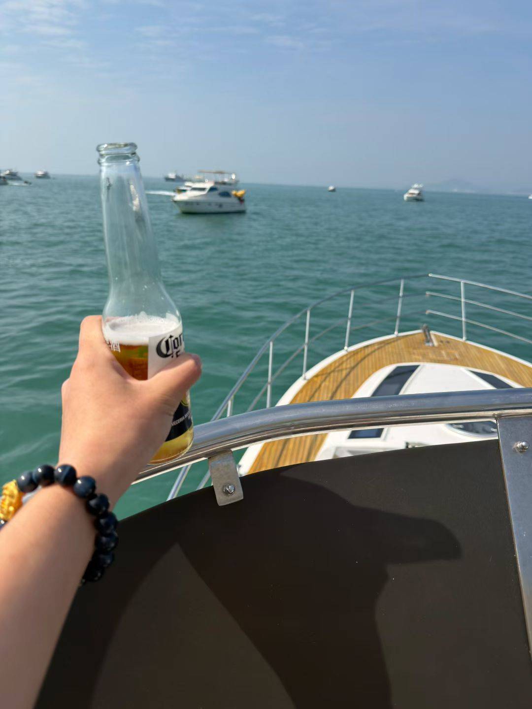 第二天出海这杯酒敬老哥们！明天就要回珠海然后转战澳门去见见世面！


36 / 作者:猛虎下山哥 / 