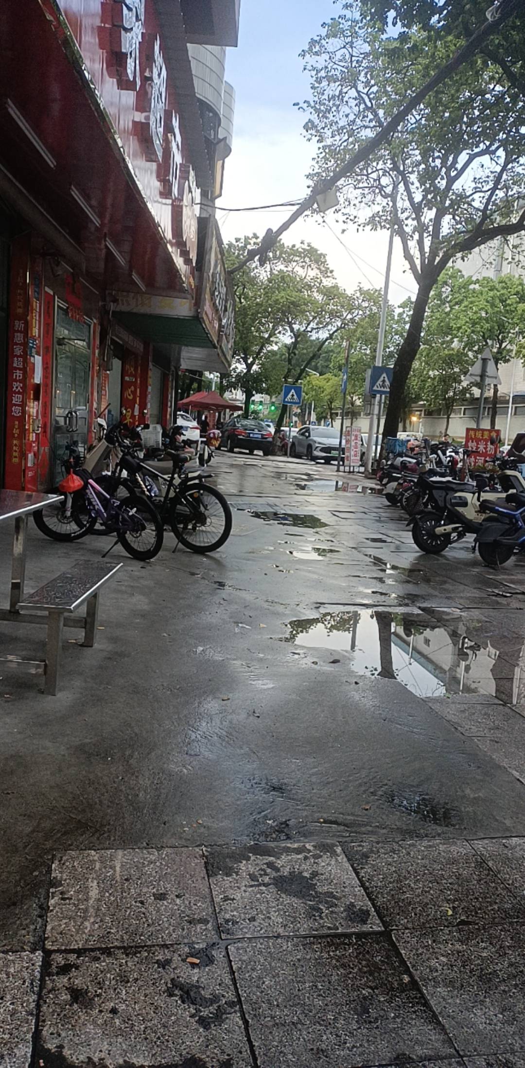 妈呀。这大岭山南区是真有说法。刚下公共交通还没走几步。几个老哥就围上来叫我给他们56 / 作者:月色难逃 / 