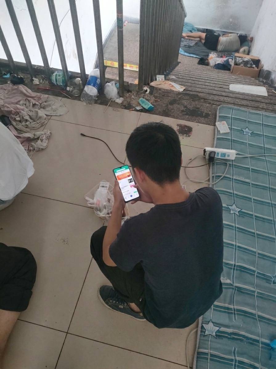 发毛啊，老哥手机都翻烂了



94 / 作者:卡卡西农 / 