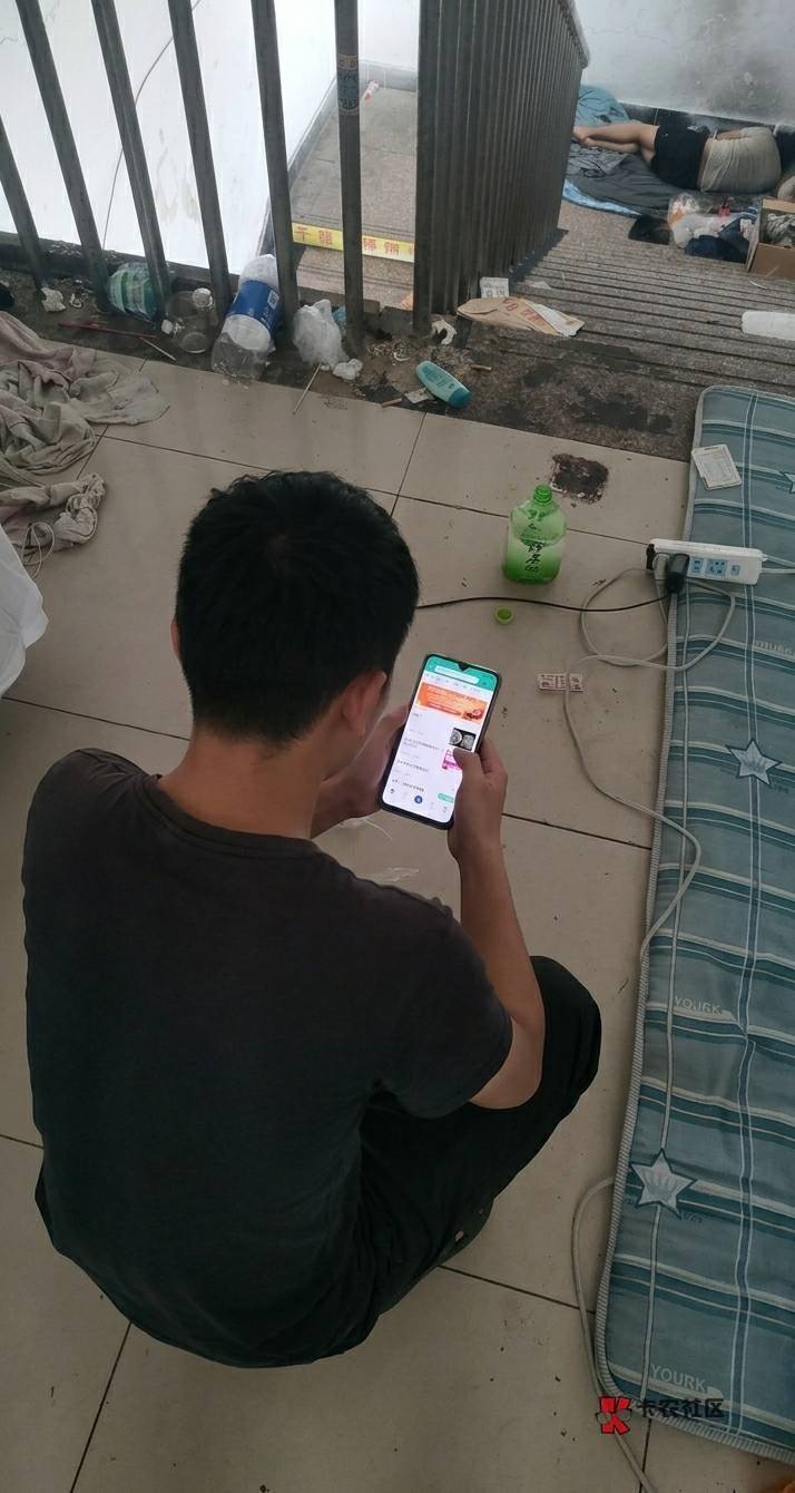 这是哪位老哥，怎么感觉眉清目秀的


40 / 作者:卡农绮绣人生 / 