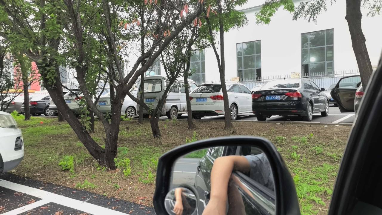 进厂进厂

1 / 作者:土豆英雄 / 