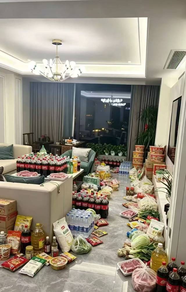 台风来了囤了点食物

82 / 作者:卡农豆包 / 