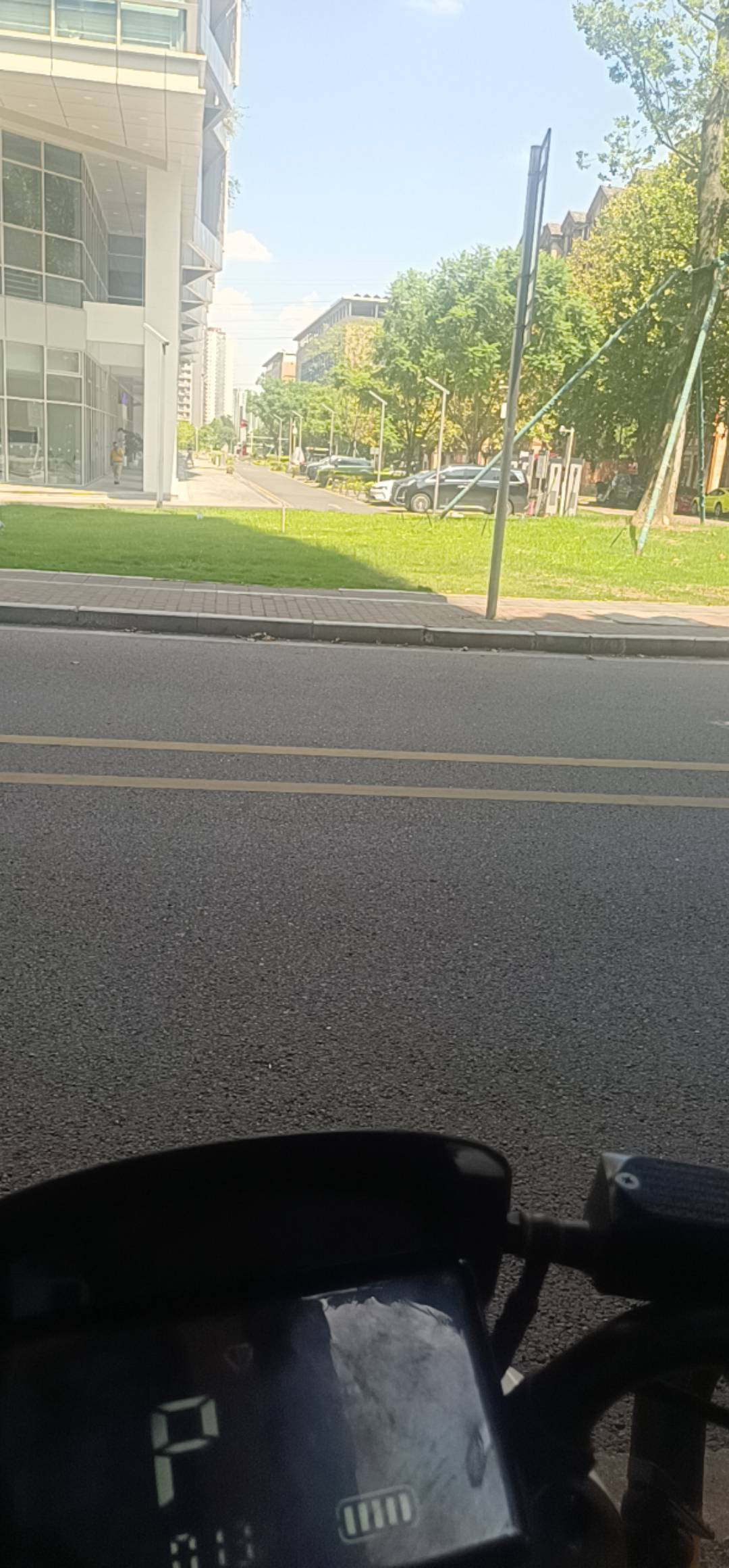 重庆的老哥们，38度的天我还在跑外卖你们在干嘛

32 / 作者:姜宁堰 / 