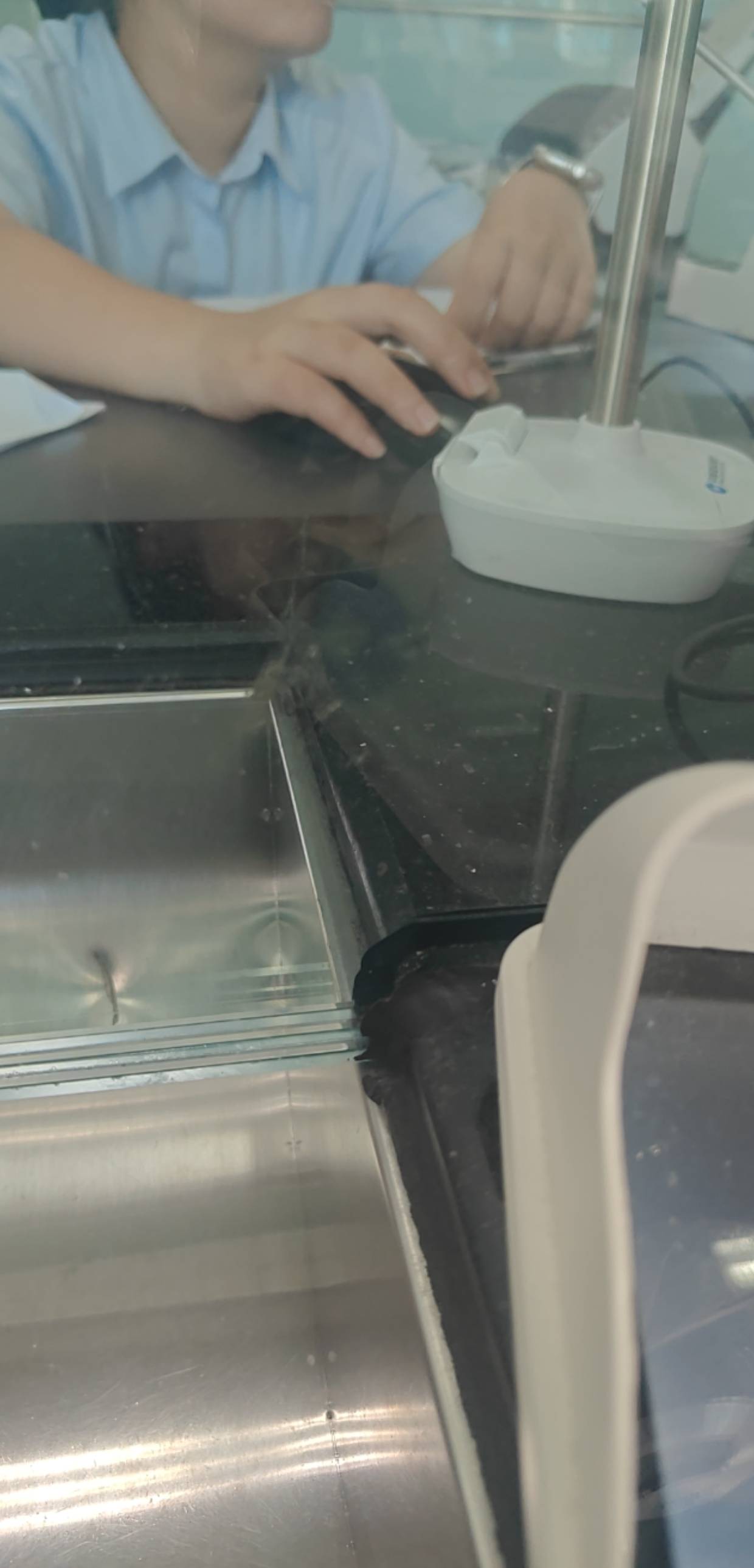 怎么办之前大润发买卡用错卡了用了建行卡
现在一百多笔交易记录不给我解卡让我解释为95 / 作者:陈琉璃 / 