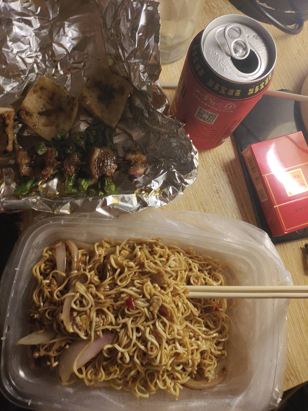 夜宵吃起

87 / 作者:江山三载归来 / 