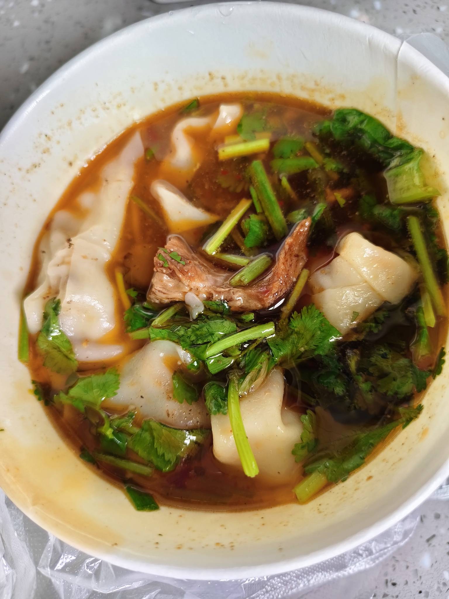 二两牛肉抄手就一坨牛肉

82 / 作者:爱吃茄子的大包 / 
